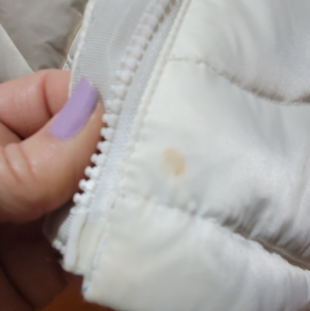 The North Face White Quilted Women's Down Vest - Picture 3 of 12